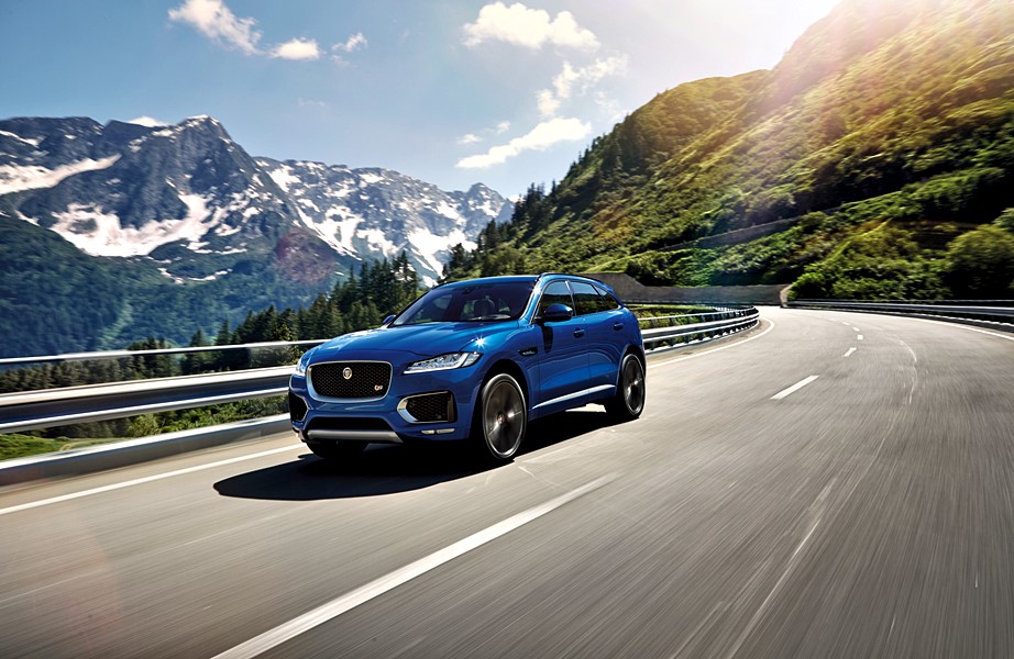 Jag_FPACE_LE_S_Location_Image_140915_07