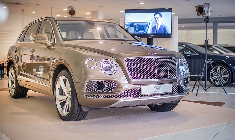 presentacon-bentley-bentayga-carsgallery (7)