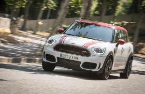 MINI Countryman John Cooper Works. Un juguete familiar MINI Countryman John Cooper Works