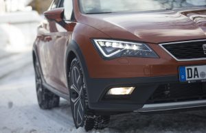Consejos para conducir en la nieve y el hielo de SEAT y Jordi Gené