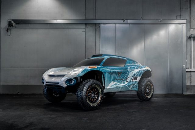 CUPRA-inaugurates-the-first-CUPRA-Garage-in-Europe (5)