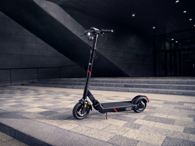 audi-electric-kick-scooter_4-960x720(1)
